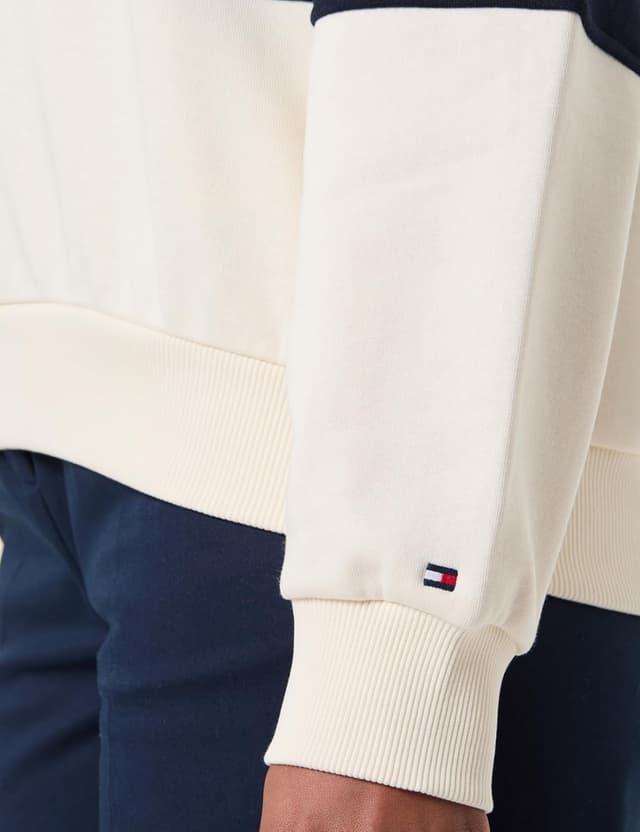 Detalle 2 de Tommy Hilfiger Gold Btn Rugby Fleece