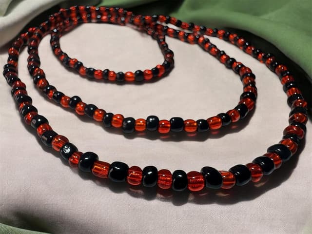 Detalle 2 de Collar Elegguá (Eleke) 40 cm