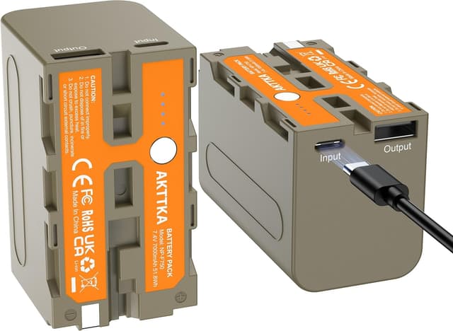 Imagen de AKTTKA 2 Batterie 7000mAh NP-F750 (per Sony serie NP-F): ricarica rapida USB-C + uscita USB-A en OfertitasTOP