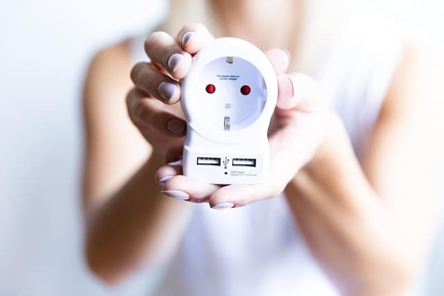 Thumbnail 7 de Adaptador Europeu a Estados Unidos con USB SKROSS 1500281 🌎