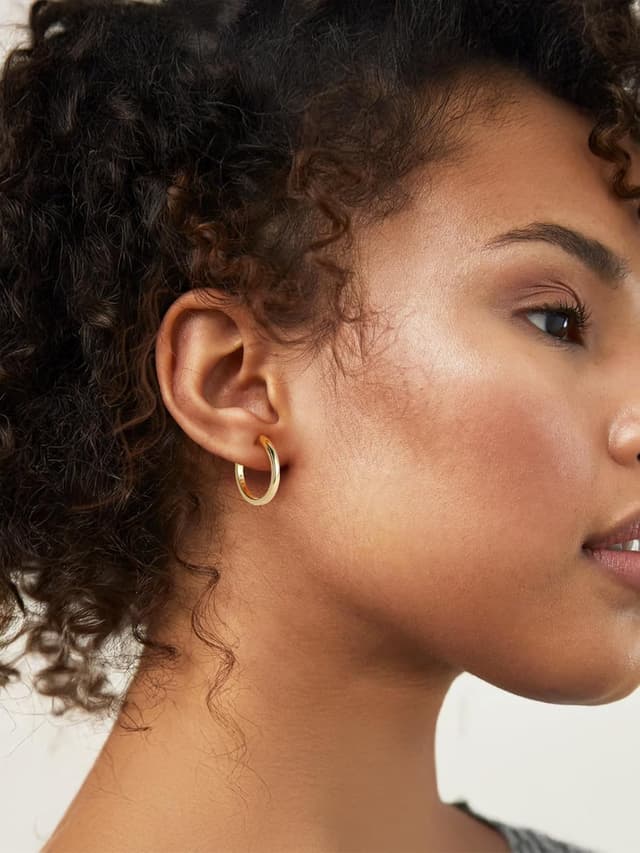 Detalle 2 de Silvora Kleine Creolen aus 925 Silber (6–20 mm) – Huggie Hoop Ohringe für Damen & Herren