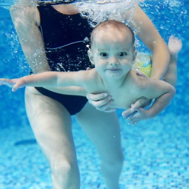 Detalle 2 de Teamoy 2-pack baby swimming trunks (swim nappy) with adjustable snaps