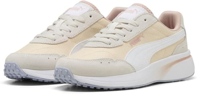 Detalle de PUMA Damen R78 GlanceSneaker – Textiloberteil mit Wildleder-Overlays