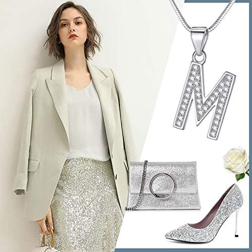 Detalle de Morella Collar de letras para mujer con letra M en plata de ley 925 rodiada y circonio