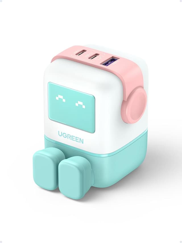 Detalle de UGREEN Uno Charger 65W USB-C GaN Nexode 3-Port (Blue) — 65W fast charger with charge-status display