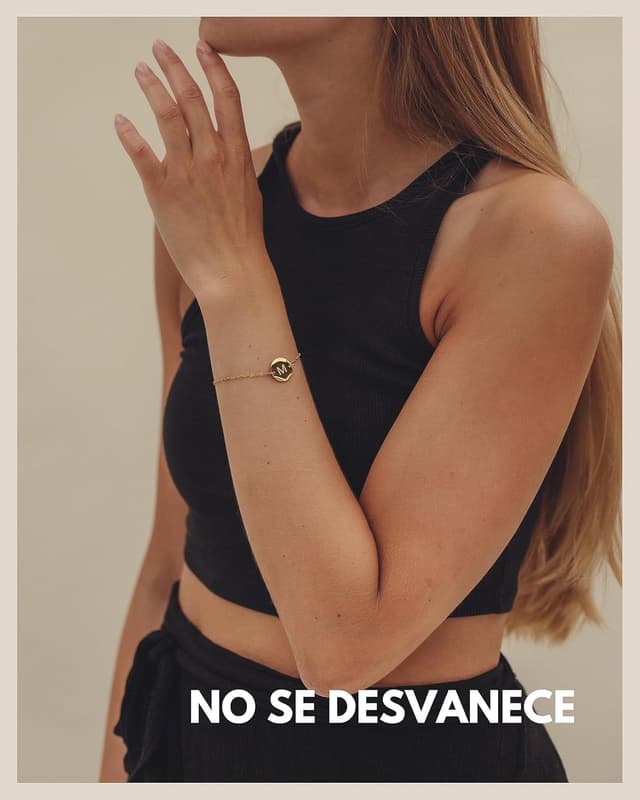 Detalle de GD GOOD.designs Pulsera letras bañada en oro 18K