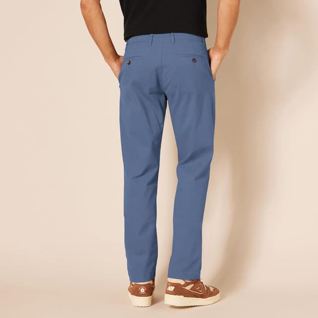 Detalle 2 de Amazon Essentials Men’s Athletic Fit Casual Stretch Chino Work Trousers (Big & Tall available)