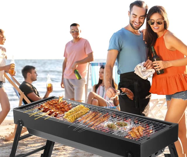 Detalle de Portable charcoal BBQ grill for picnics