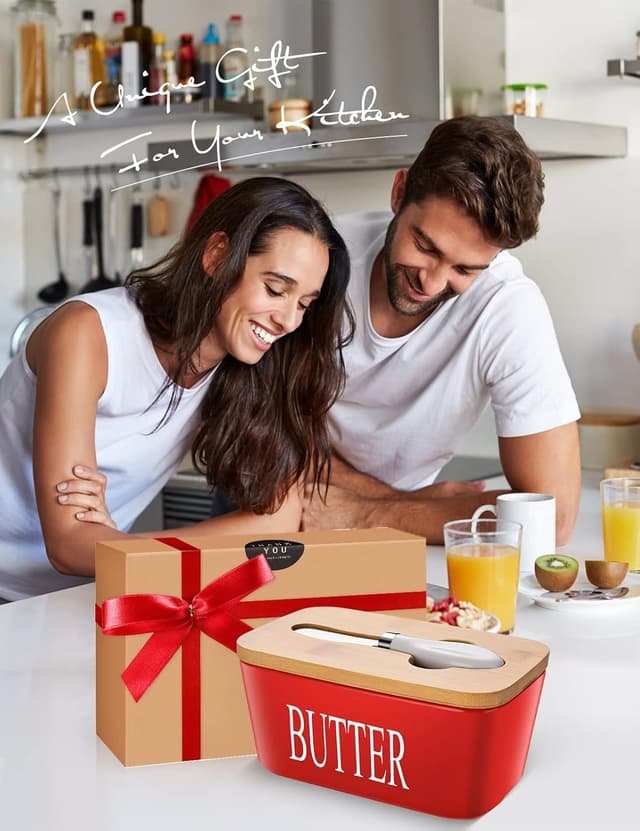 Detalle 2 de Large Butter Dish with Lid (Porcelain Butter Container with Knife Holds 2 Sticks) – Red