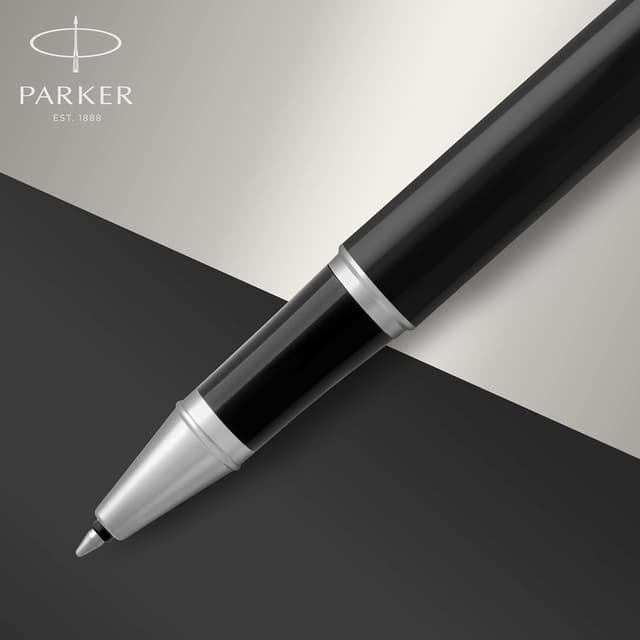 Detalle de Parker IM Penna Roller con punta Fine e inchiostro nero (Black Lacquer Chrome Trim)