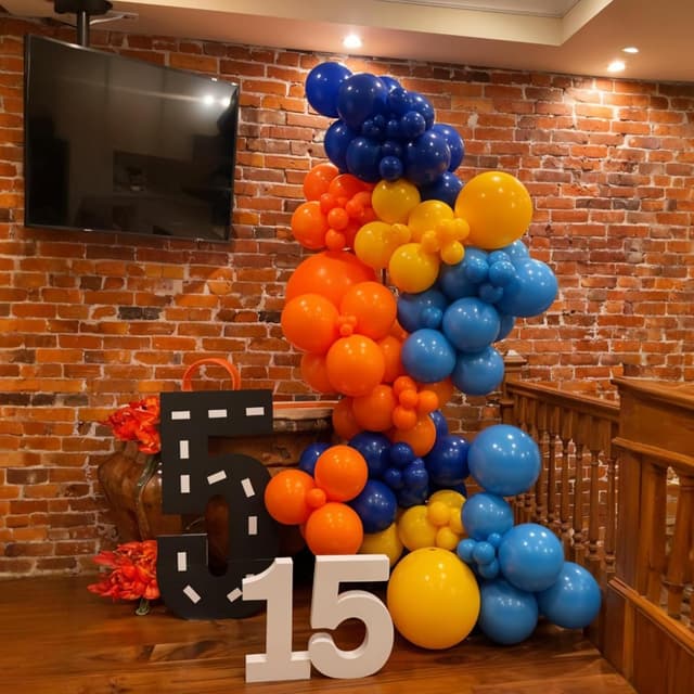 Detalle de Race Car Balloons (50 pcs) 12-inch latex balloons for race car party décor