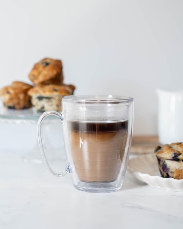 Detalle de Tervis Clear & Colorful Tabletop 16oz Double-Walled Insulated Travel Mug Tumbler (Red)