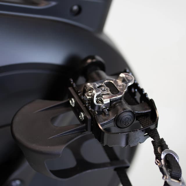 Detalle de BH H9340S XCALIBUR SILVER bicicleta indoor 24 niveles 800 vatios