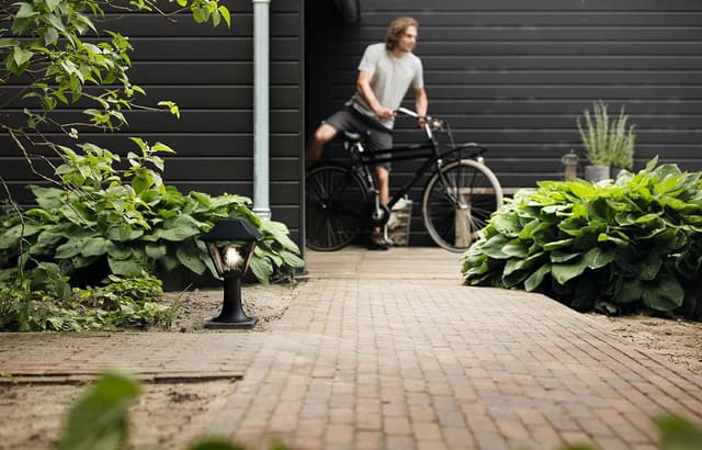 Detalle de Philips myGarden Alpenglow - Lámpara exterior casquillo E27 🌙