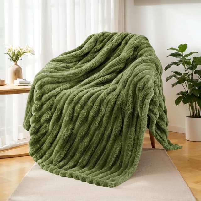 Detalle de Exclusivo Mezcla fleece throw blanket (127x152 cm) in olive green for sofa beds and all seasons