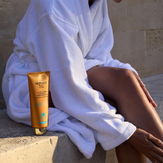 Detalle 2 de Biopoint Solaire Latte Doposole Corpo Sublimante con acceleratore di abbronzatura, azione lenitiva e idratante (400 ml)