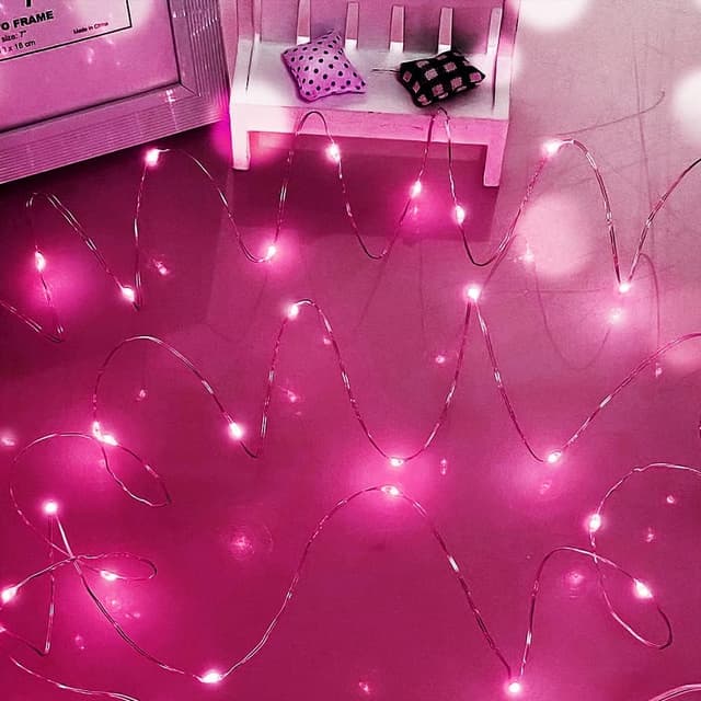 Detalle de Pink Fairy Lights Dalugo 50 LED battery-powered pink string lights for bedrooms, parties & Christmas