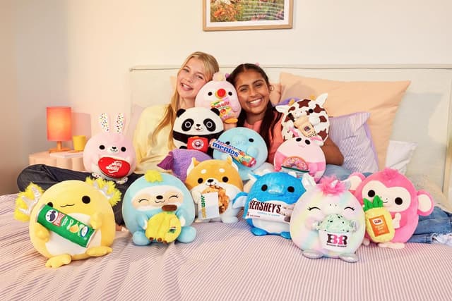 Thumbnail 6 de Snackles Serie 2 20 cm (Shaun) von ZURU – kuschelig-weiches Plüschspielzeug mit Snack-Accessoire