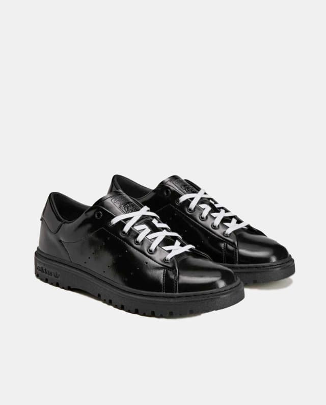 Detalle 1 de adidas Stan Smith Bob Esponja para Mujer, zapatilla casual de edición limitada