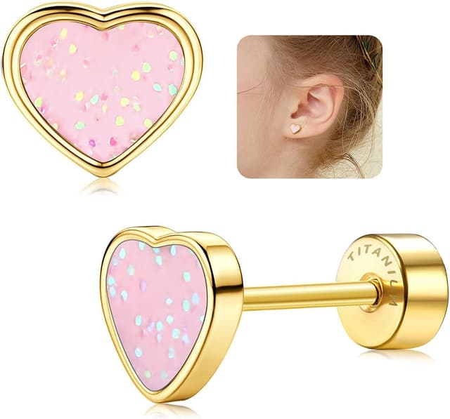 Detalle de LOLIAS 20G Titan Herz Ohrstecker mit 14K Gold- oder Silber-Optik – hypoallergen, leicht & ideal zum Verschenken