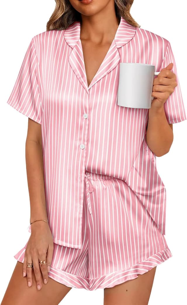 Detalle de LILLUSORY Women’s Satin Silk Pajamas Set (2-Piece Ruffle Ruffle PJs) — Button-Down Top & Shorts