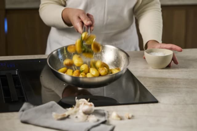 Detalle 2 de Demeyere Classic 3 Bratpfanne 28 cm