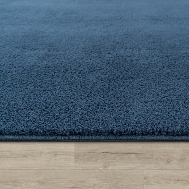 Detalle 2 de Paco Home Tapis salon moelleux ultra doux à poils courts antidérapant, lavable 240×340 cm – Bleu marine