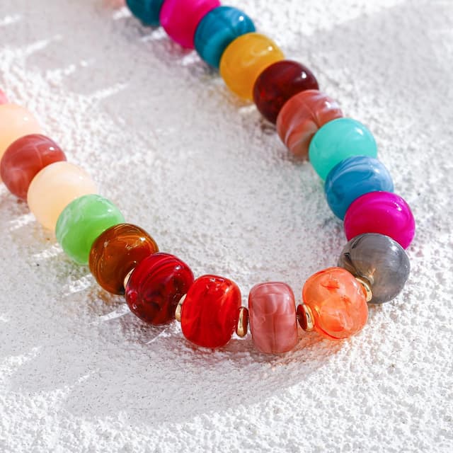 Detalle de LILIE&WHITE Resin Chunky Beaded Necklace (Handmade Statement Jewelry)