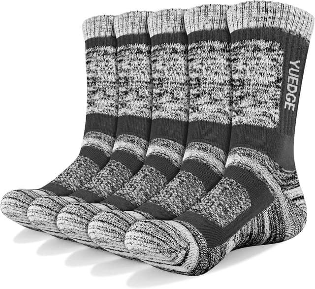 Detalle de YUEDGE Men’s 5 Pairs Athletic Crew Socks – breathable, cushioned and multi-wicking