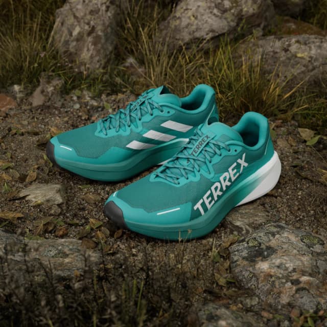 Detalle 2 de adidas Terrex Agravic 3 Trail Running en verde