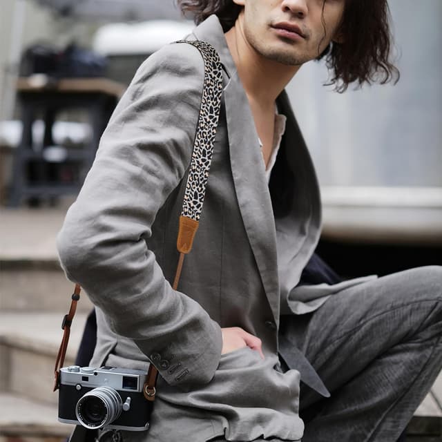 Detalle 2 de Padwa Lifestyle Camera Strap – 1.5" Crazy Horse Cowhide & Cotton Camera Strap with Adjustable Shoulder Fit