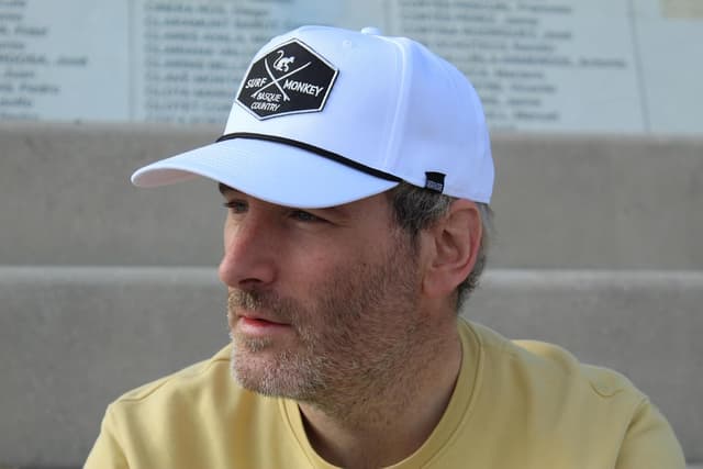 Detalle de Surf Monkey Casquette de baseball avec corde réglable recyclée (54–60 cm)