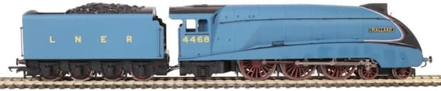 Detalle 2 de Hornby R3395TTS RailRoad LNER A4 Class 4468 ‘Mallard’ Steam Locomotive (Era 3) — 00 Gauge, 1:76, DCC fitted with sound