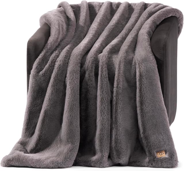 Detalle de UGG Euphoria Faux Fur Throw Blanket (50 x 70-inch) in Charcoal Grey