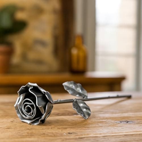 Detalle de Forging Art Bcn Rosa Eterna de Hierro Forjada a Mano (Plata) – Rosa permanente de hierro para aniversarios y regalos