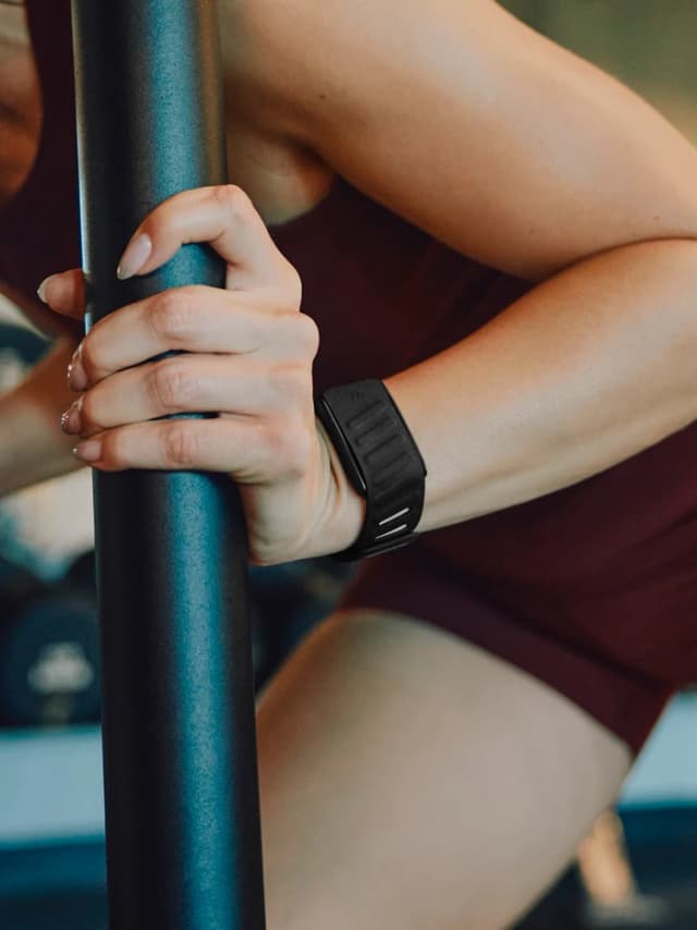 Detalle de WHOOP 5.0 SportFlex Band Schwarz – Sport-Armband für WHOOP One und Peak