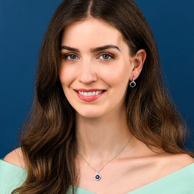 Detalle 2 de Diamond Treats boucles d’oreilles pendantes en argent 925 taille coussin avec pierres bleues