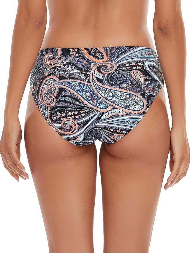 Detalle de Ocean Blues Women’s Ruched Sides Bikini Bottom – mid-waisted tummy control with full back coverage