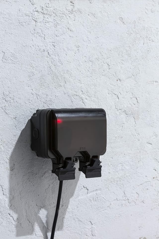 Thumbnail 4 de Knightsbridge OP9N Outdoor Double Socket IP66