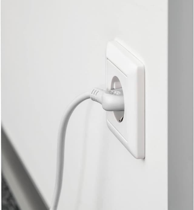 Detalle 2 de Hama Multipresa Euro 3 prese slim extra piatta con 3 attacchi Euro femmina, 2,5 m di cavo (bianco)