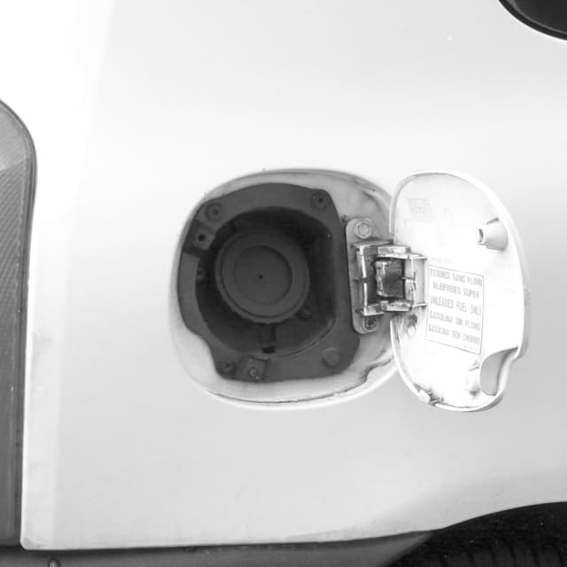 Detalle 2 de Carpoint bouchon de carburant de remplacement jaune