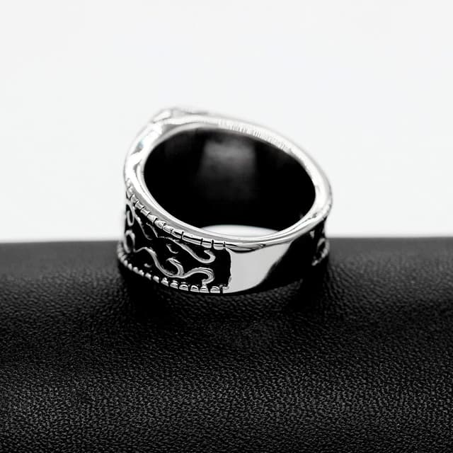 Detalle de Uloveido Herren Edelstahl Ring „Gothic Ancient Cloud Hammer“ (316L), schwarz – verfügbare Größen 59 bis 69