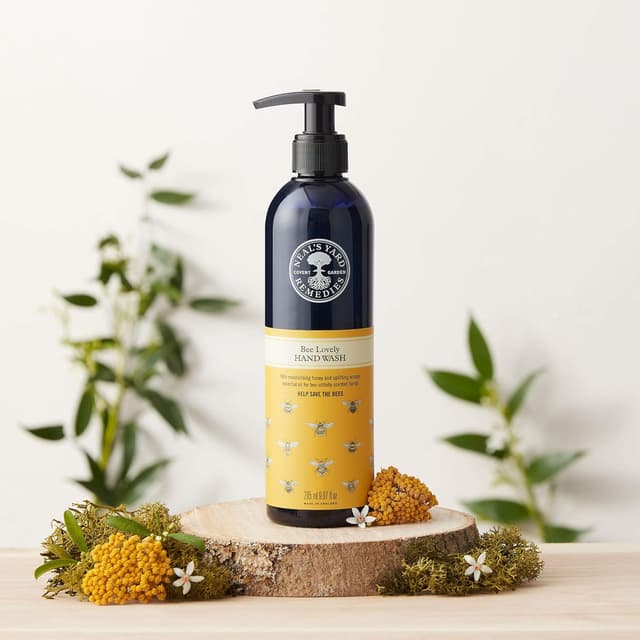 Detalle 2 de Neal's Yard Remedies Bee Lovely Hand Wash