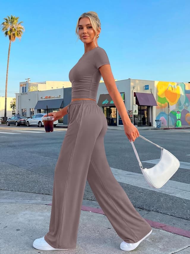 Detalle de Trendy Queen 2-Piece Matching Summer Lounge Set for Women (Crop Top & Wide-Leg Pants)