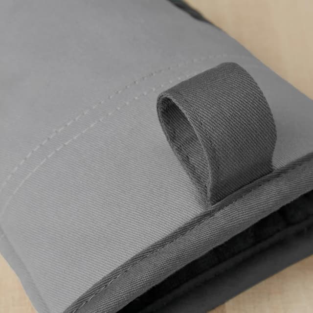 Detalle 2 de KitchenAid Beacon mini oven mitt set 2 pc