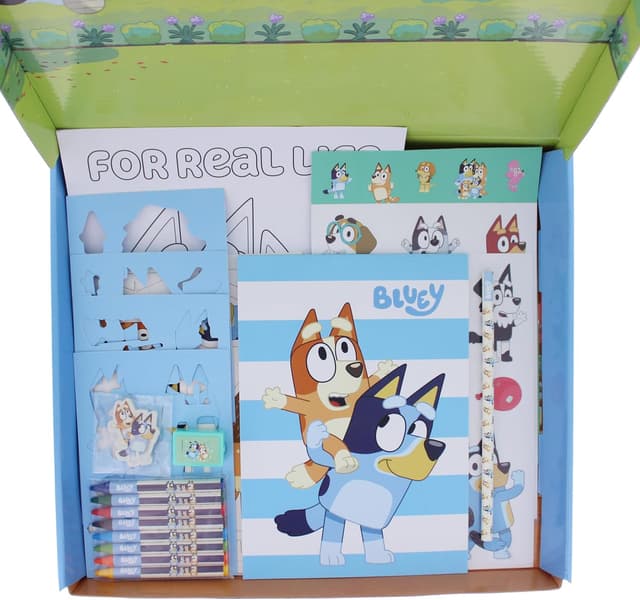 Detalle de Blueprint Collections Bluey Large Art Set (A4 colouring posters, stickers & stencils kit)