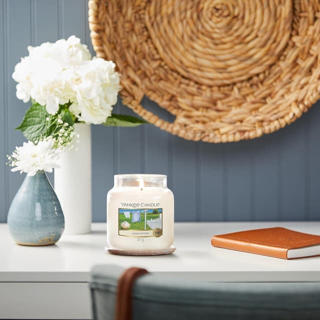 Thumbnail 6 de Yankee Candle Coton fraîchement lavé 75h 🕯