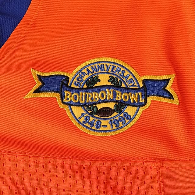 Detalle 2 de Phoneutrix Bobby Boucher #9 “The Waterboy” Mud Dogs Football Jersey T-Shirt