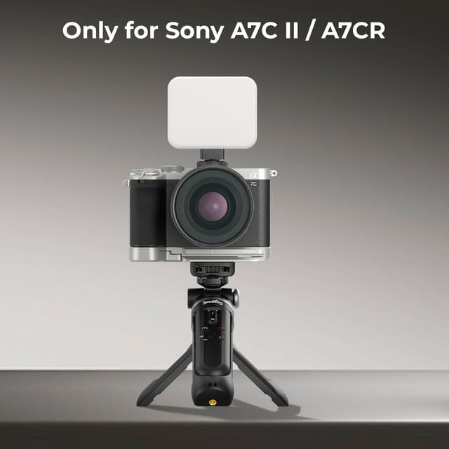 Detalle de SmallRig A7C II/A7CR Grundplatte 5482 mit Arca-Schnellwechsel und AirTag-Slot (nur für Sony Alpha 7C II / 7CR)