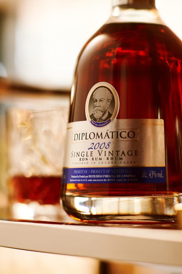 Thumbnail 1 de Diplomático Single Vintage 2008 🥃 Ron 43% 700 ml